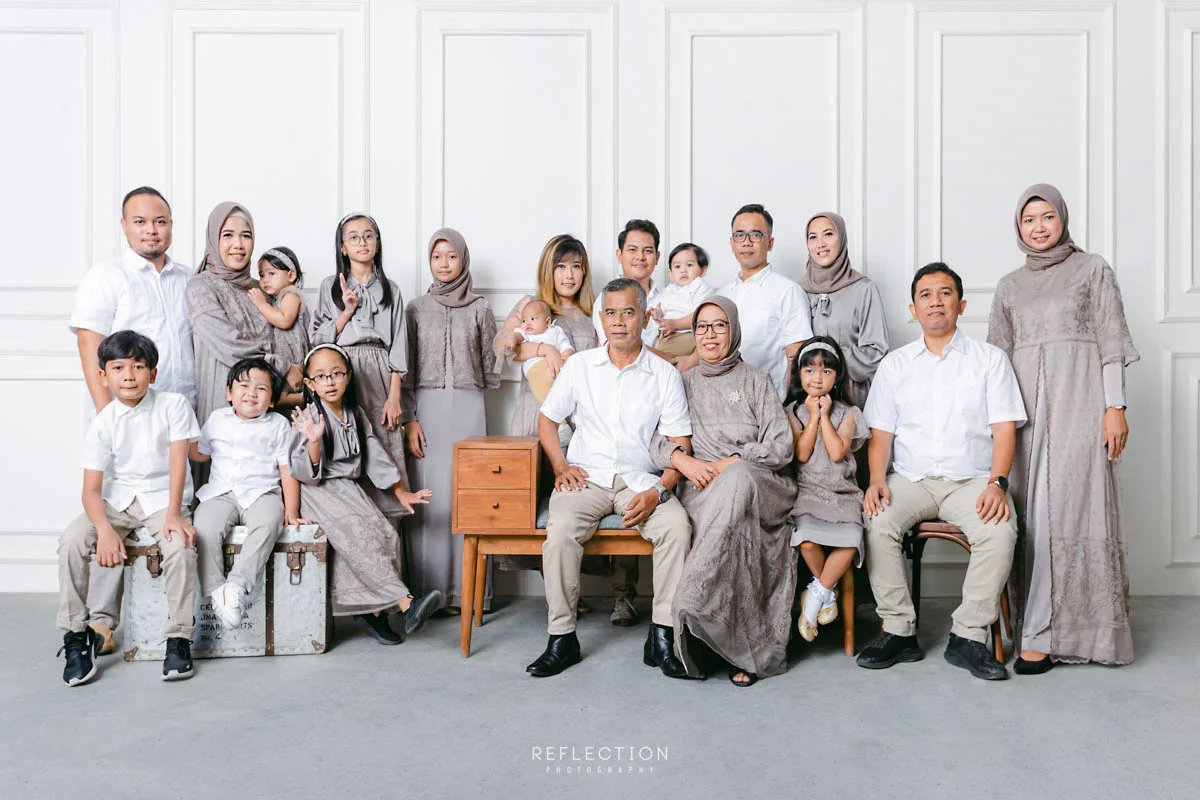 7 Ide Seragam Keluarga untuk Foto Studio atau Liburan Bareng
