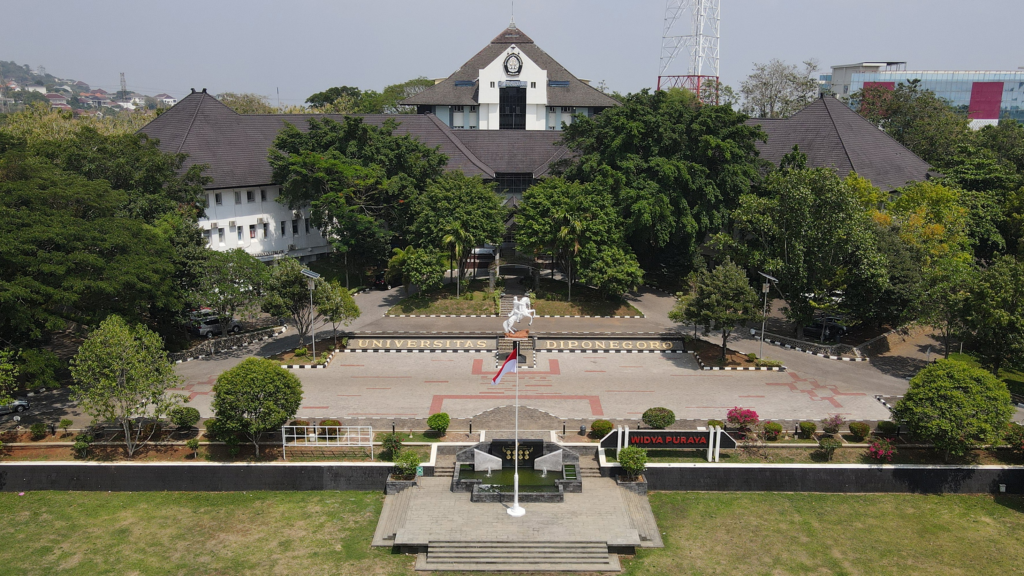 Universitas Diponegoro (UNDIP) Jurusan Keperawatan Jawa Tengah Terbaik