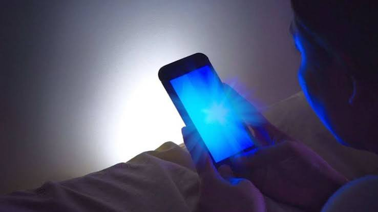 layar biru